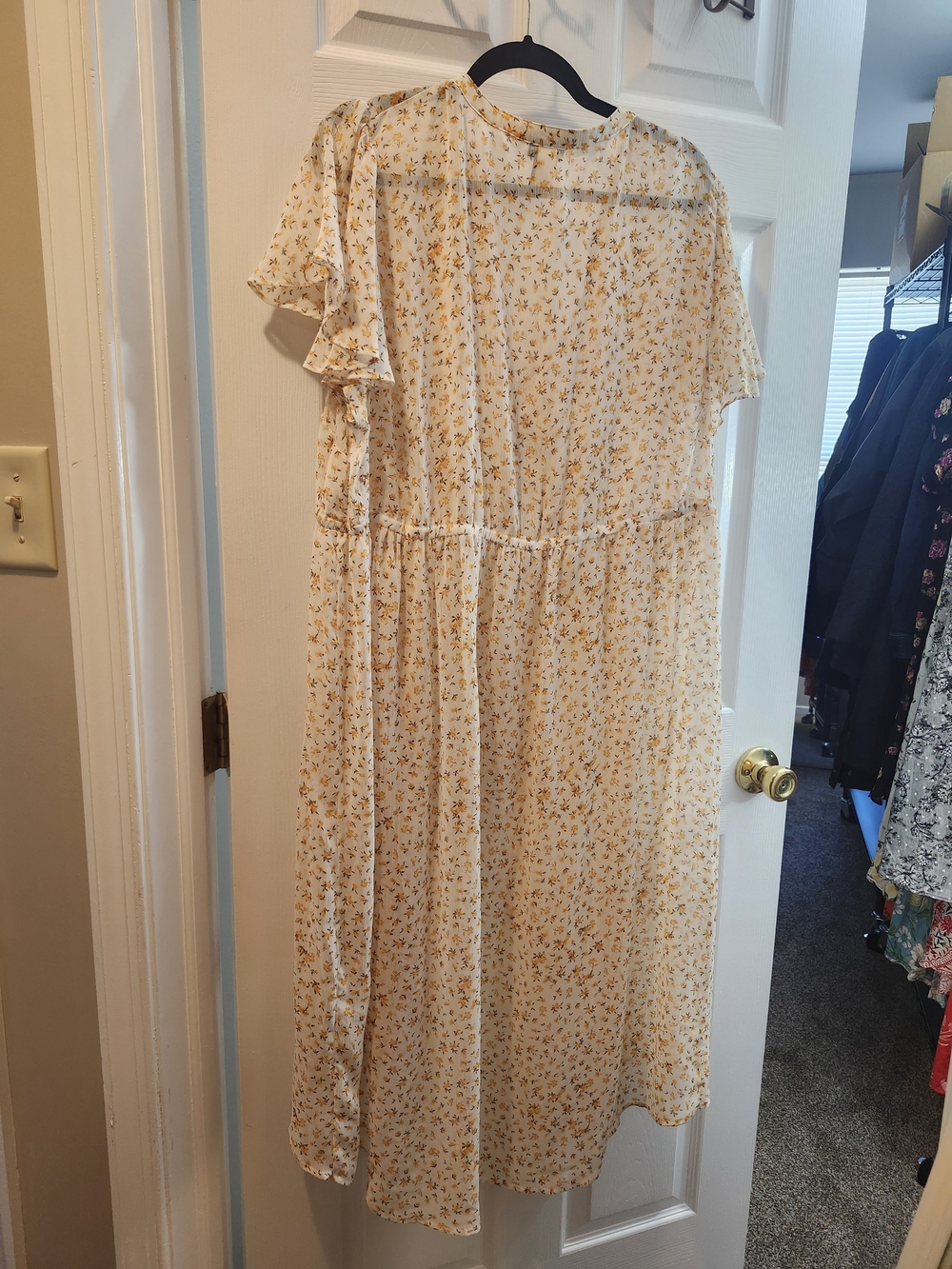 Torrid Cream Floral High-Low Midi Dress, Torrid 3 = 3X - Picture 2 of 4